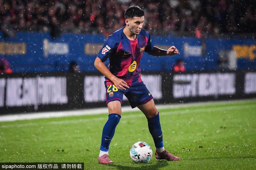 西甲双雄关注新星莫拉，德容续约，法蒂与多特新星转会动态分析