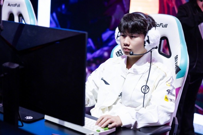 IG发布对阵LNG赛前返图：新年第一战，加油！